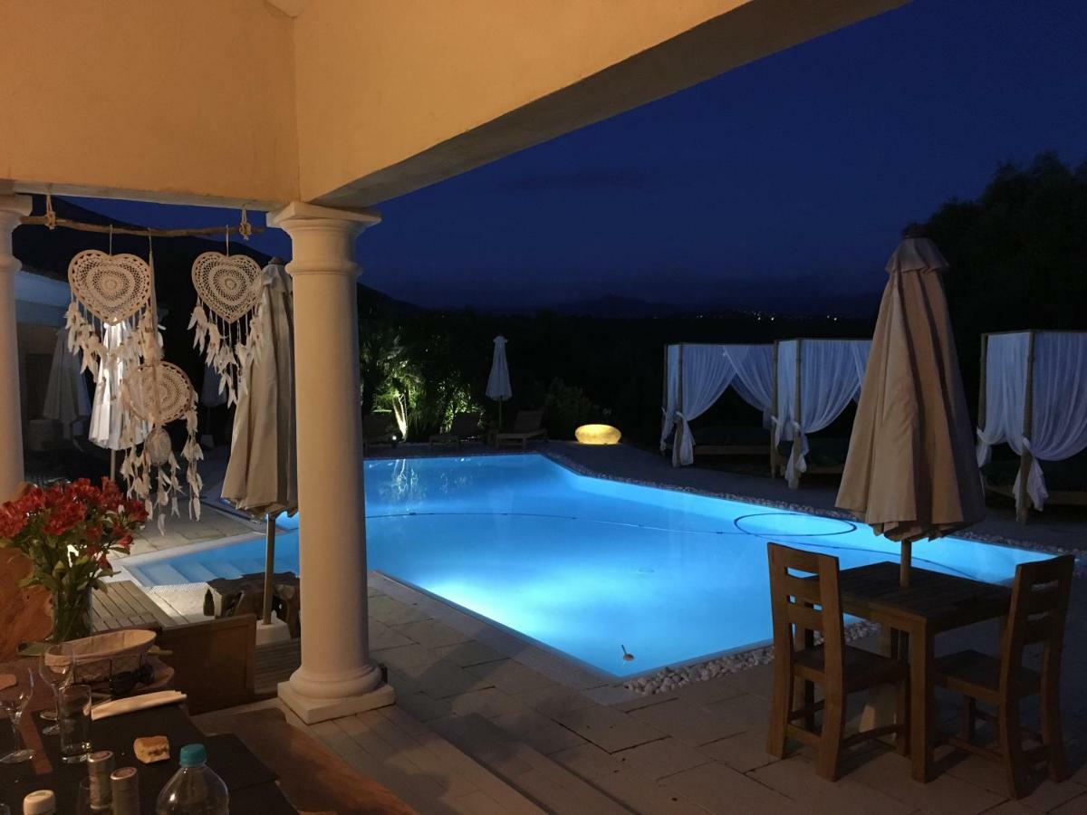 Villa Torrella อฌักซิโอ้ ภายนอก รูปภาพ